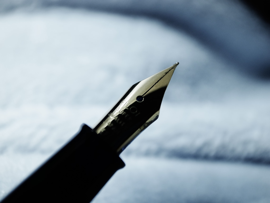 عشرون اختراعًا غير العالم