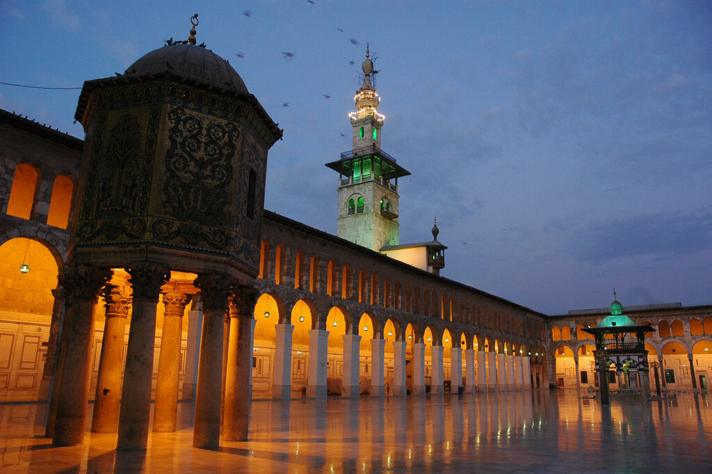 Minaret and courtyard of Umayad Masjid, Damascus (Syria)